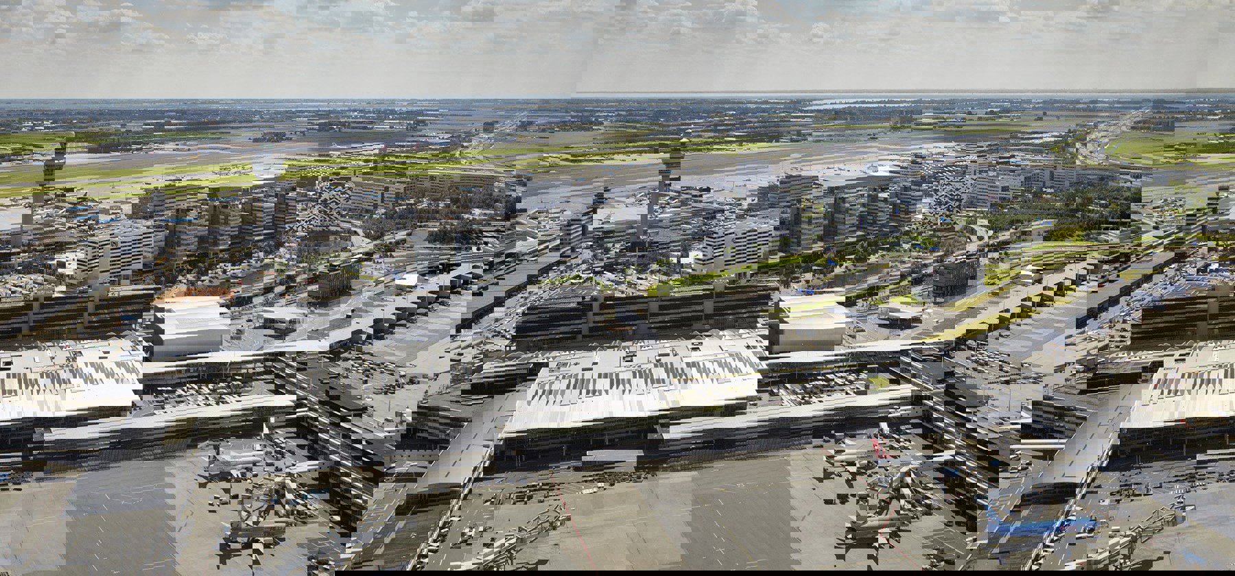 Minister en luchtvaartsector sluiten akkoord voor veiliger Schiphol